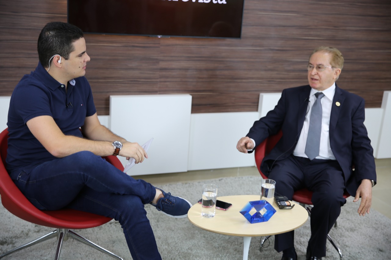 Adm. João Melo concede entrevista em rede nacional