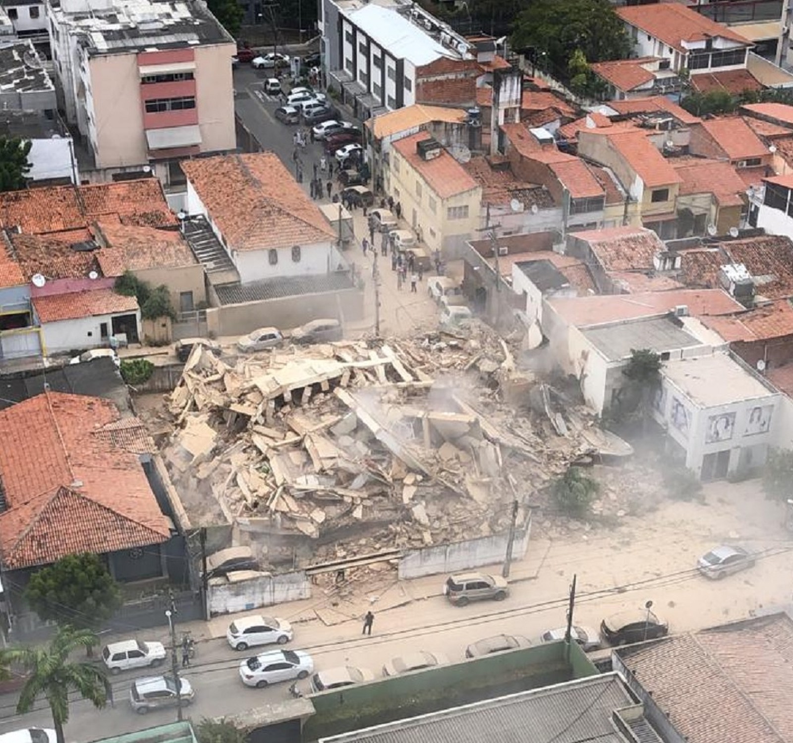 ED. ANDRÉA: Administrador chama atenção para exercício profissional de gestor de condomínios