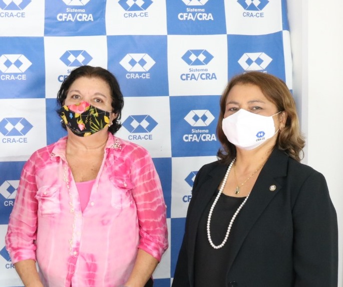 Com apoio do CRA-CE, Movimento Outubro Rosa entrega Carta Rosa aos candidatos e candidatas à Prefeitura de Fortaleza