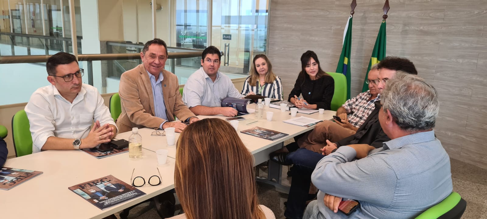 CRA-CE presente em reunião mensal na Junta Comercial