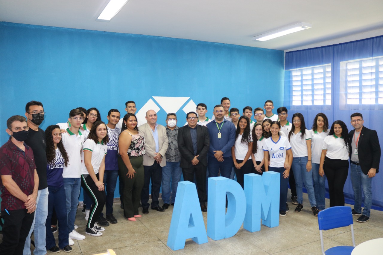 Lavras da Mangabeira e Várzea Alegre agora contam com Sala do Administrador