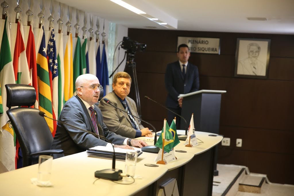 Manifesto ao novo Presidente do CFA - Adm. Leonardo Macedo