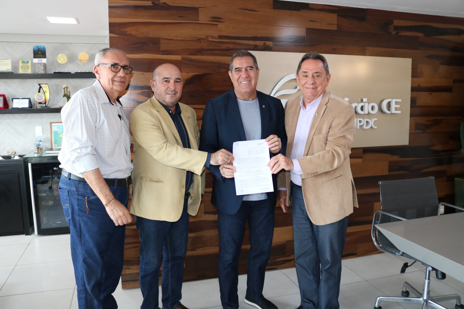 Presidentes do CRA-CE e CFA Firmam Convênio com FECOMÉRCIO para Benefício dos Profissionais de Administração