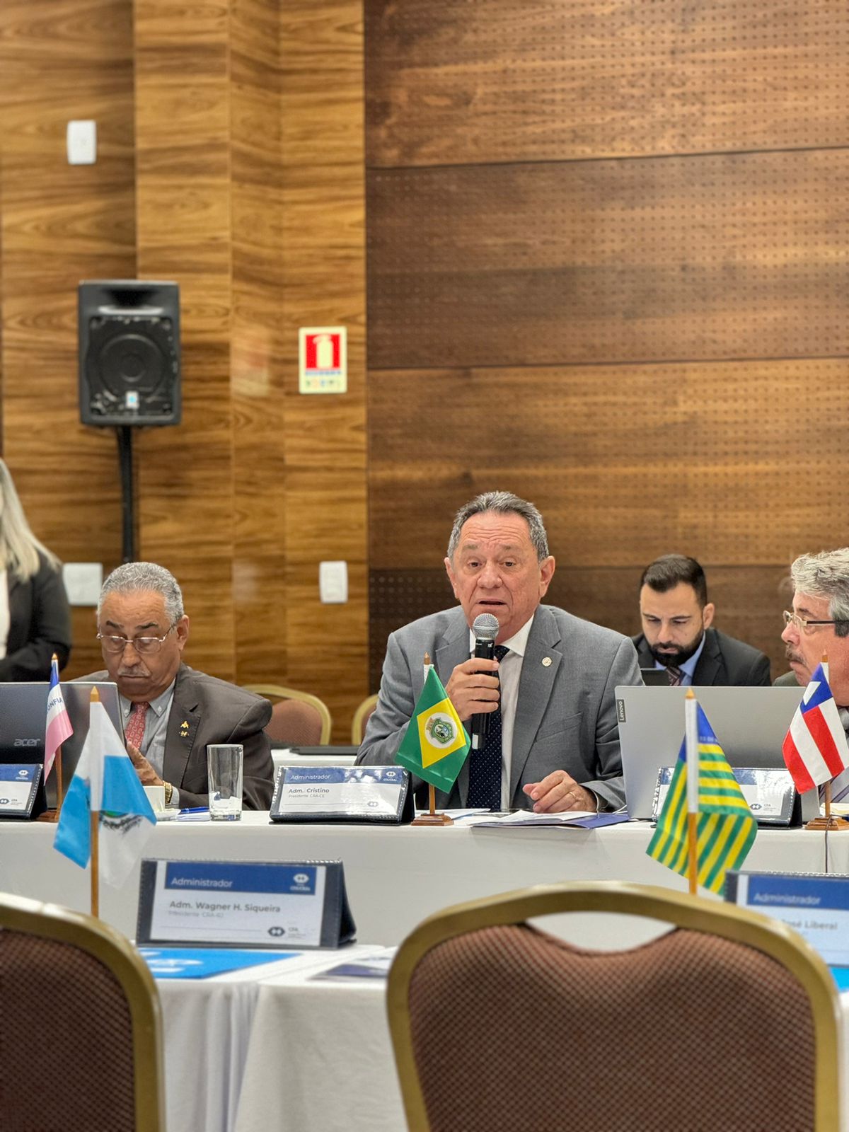 Adm. Rogério Cristino participa de 5º Fórum de Presidentes e destaca Troféu Jangadeiro
