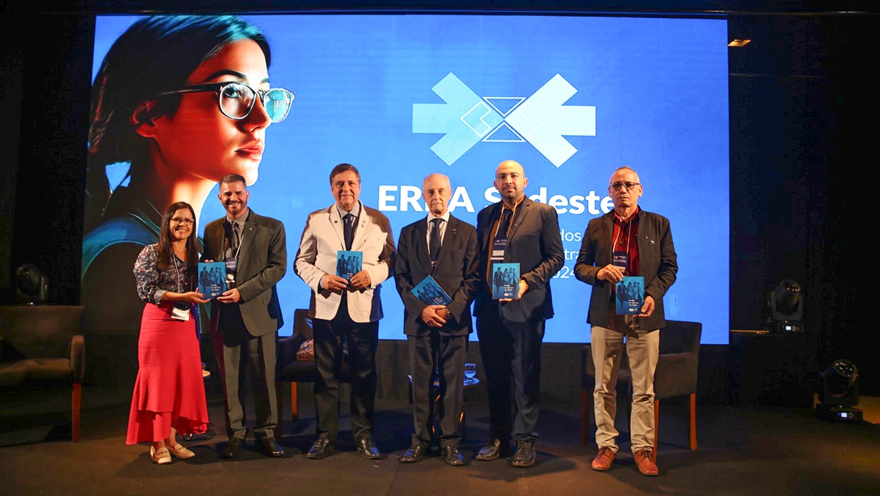 Cartilha de Gestão em Saúde, do CFA, é lançada durante Erpa Sudeste