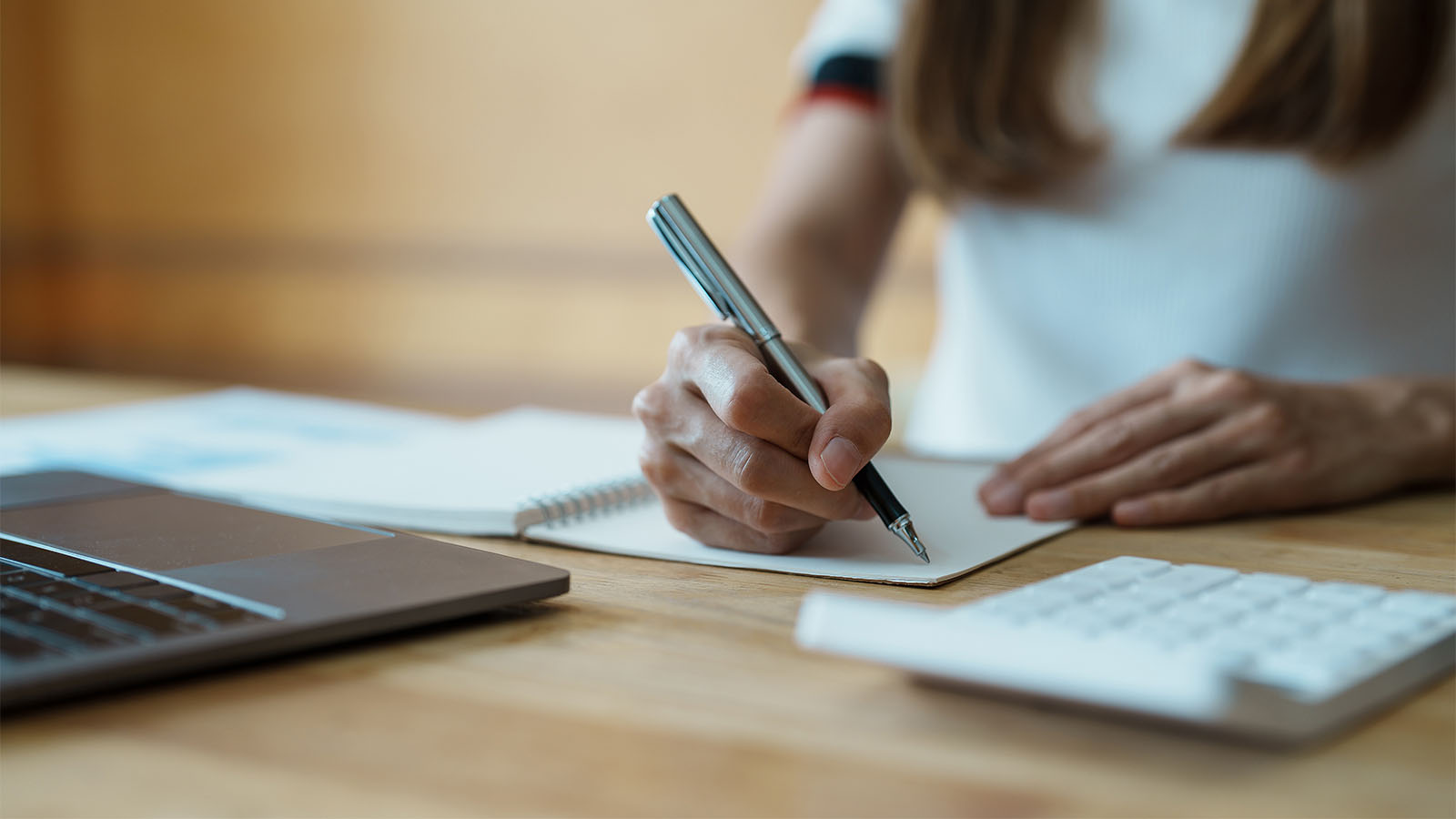 CRA-CE firma parceria com Must University que oferece condições especiais para Mestrado em Administração de Empresas