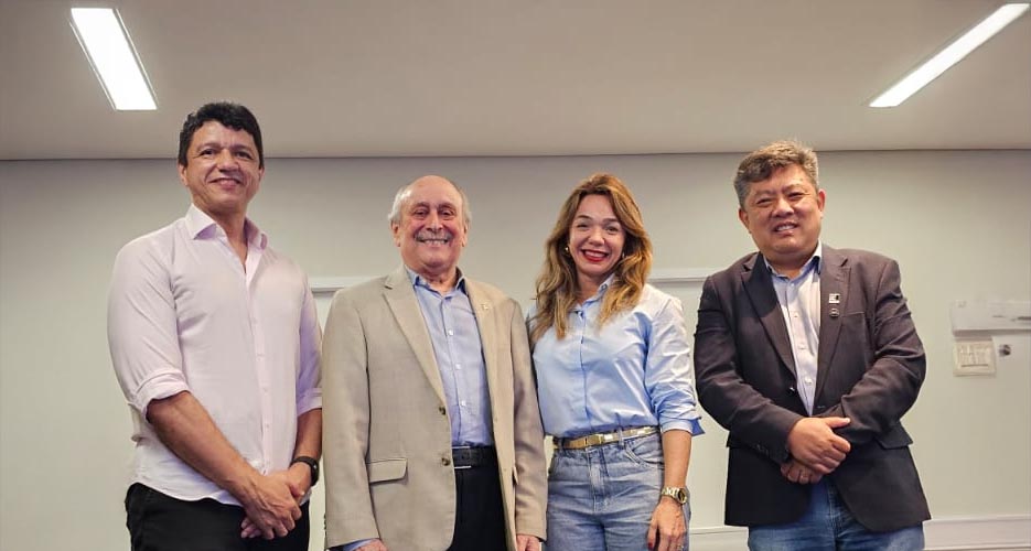 Auditório lotado na UNIFOR prestigia palestra do Conselheiro Sérgio Bezerra sobre o papel da Administração no mercado