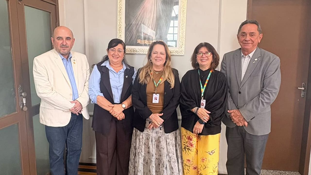 CFA e CRA-CE reforçam parceria com a Universidade Estadual Vale do Acaraú em visita institucional